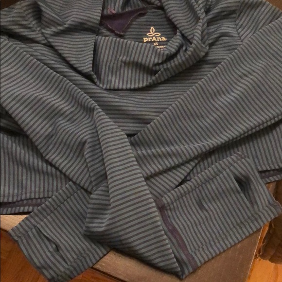 Prana Women’s Shirt EUC! - Picture 3 of 4